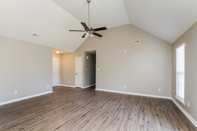 Photo - 505 Lisa Carol Dr