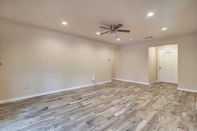 Photo - 208 Chevy Chase Dr