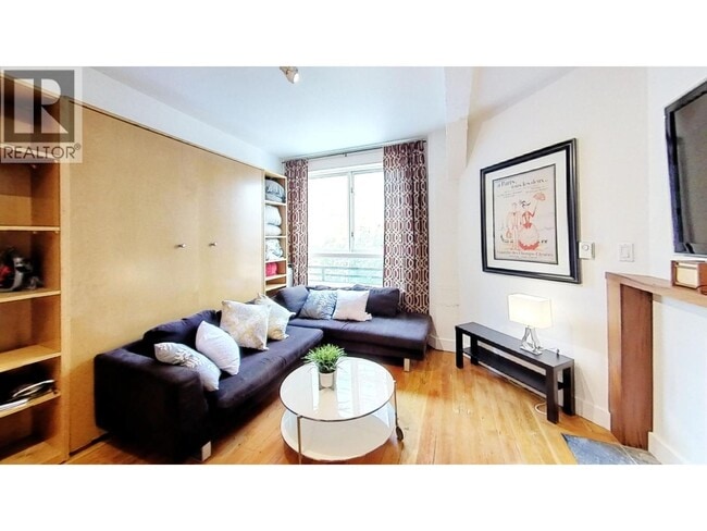 Photo - 1216 Homer St