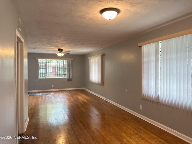 Photo - 1071 Reiman St