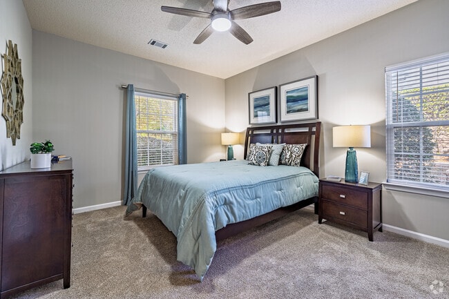 2BR 2BA 1,231 SF Redwood - Bedroom