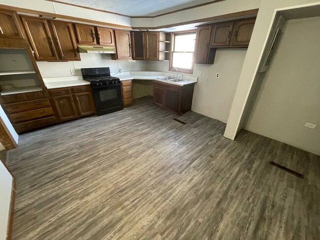 Photo - 308 Stewart St