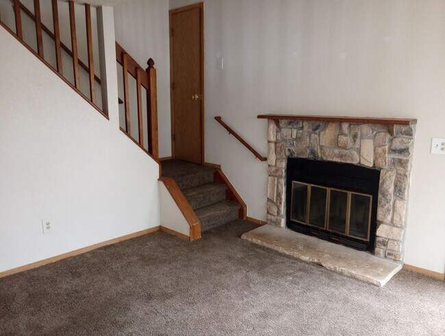 Photo - Dearborn 2 bed 1 bath, Great location off Miss. and Sable near I-225 and Aurora Mall Unit 11