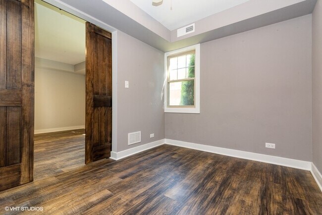 Photo - 6527 N Seeley Ave Unit 1W