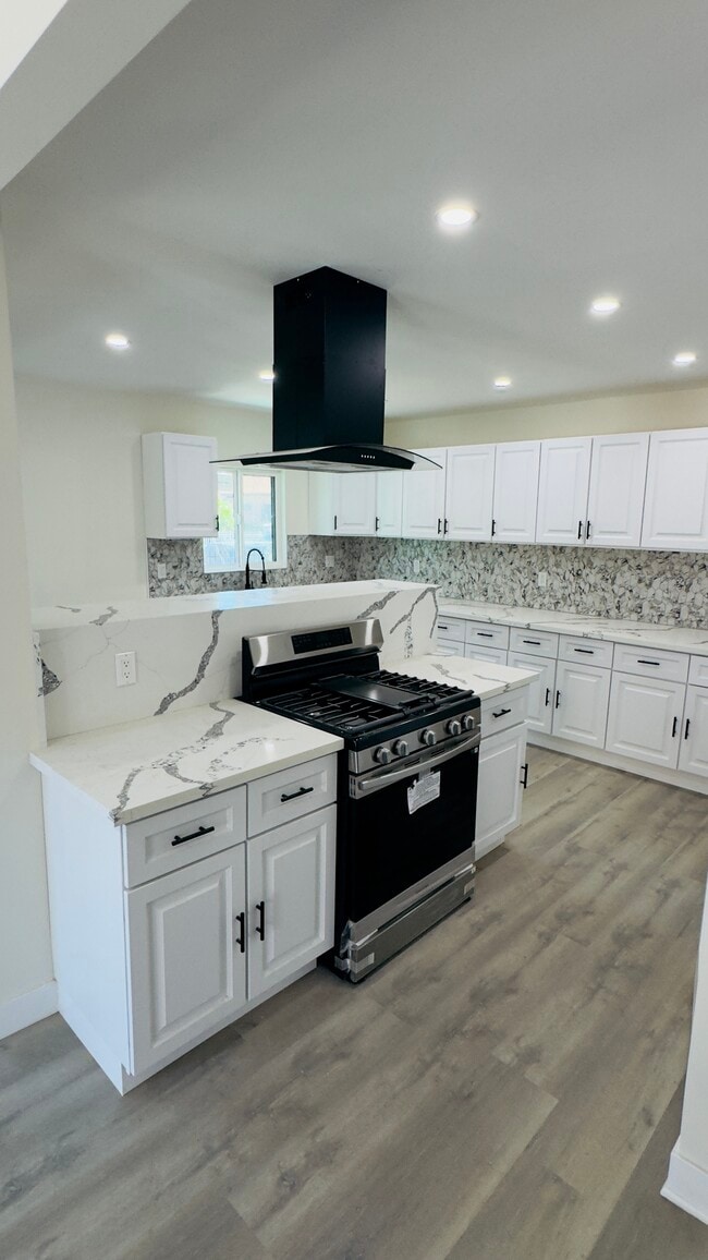 Photo - 1172 E 46th St