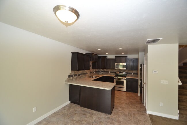 Photo - Beautiful 3 Bed/2.5 Bath in Draper!!!