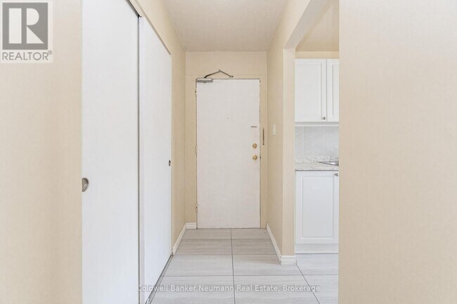 Photo - 10 Glenbrook Dr