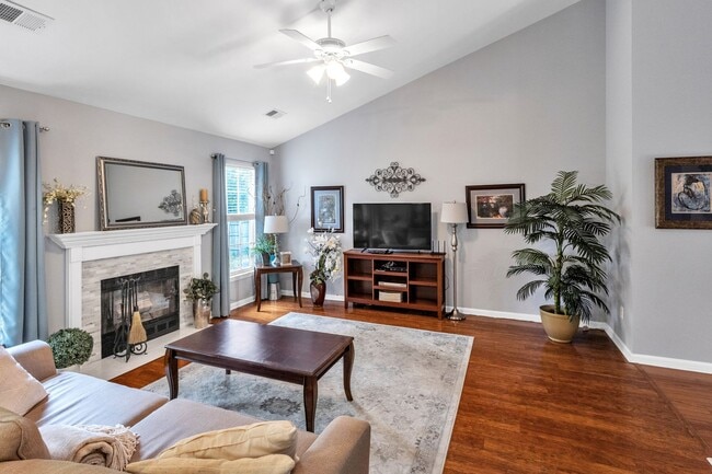 Photo - 3 bedroom furnished rental in Goose Creek - Fenced yard and great location