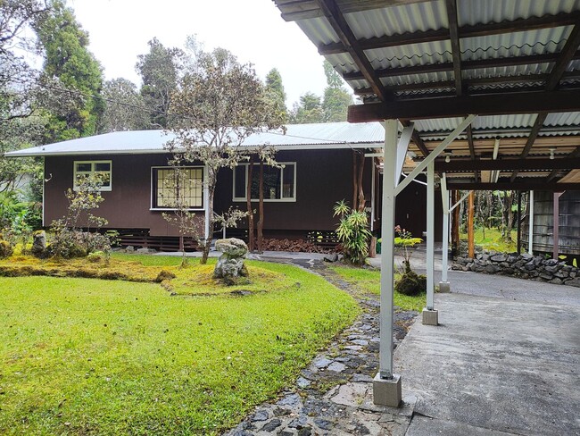 2BR/1.5 BA Home in Mauna Loa Estates! - 2BR/1.5 BA Home in Mauna Loa Estates!