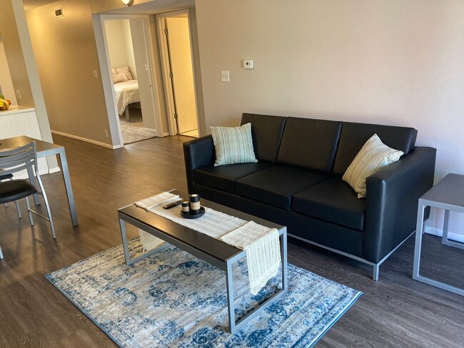 Photo - 905 South Locust Street