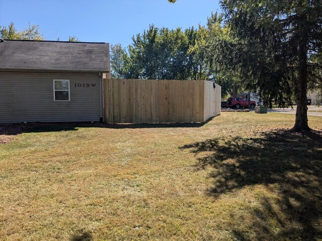 Photo - 1019 W 150 N