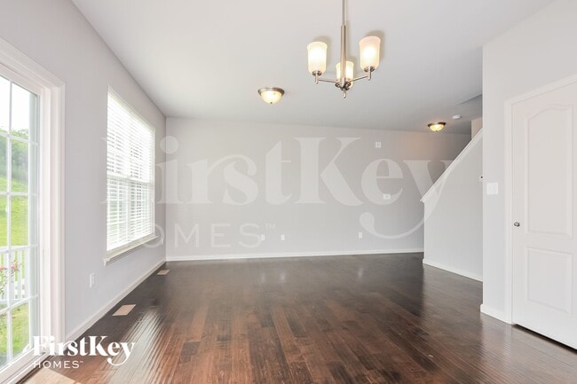 106 Katiemist Dr