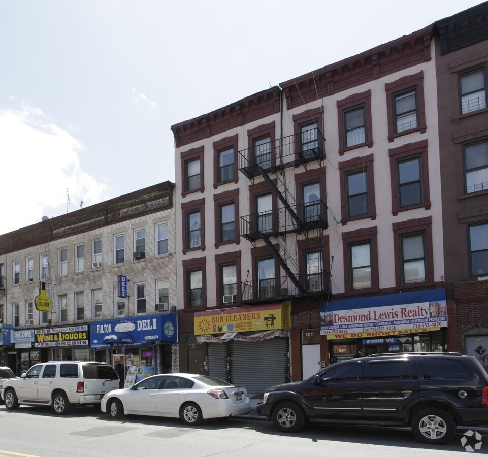 Photo - 1470 Fulton St Apartments