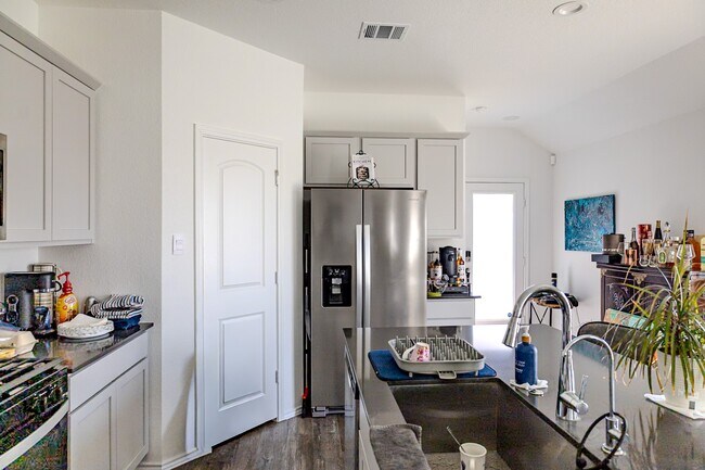 Photo - 5108 Marcasca Dr