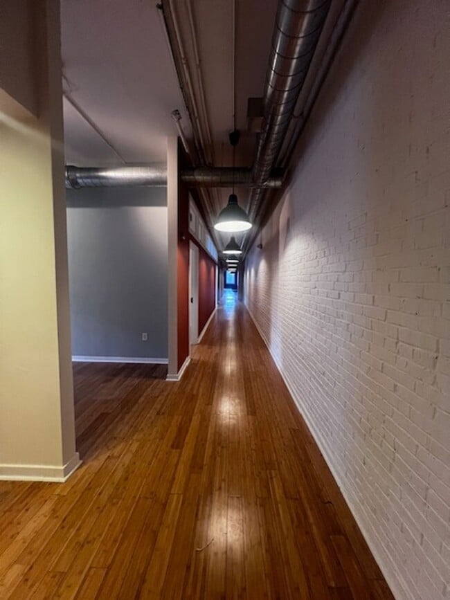 Photo - ? Spacious and Bright Loft In Old City Unit 402
