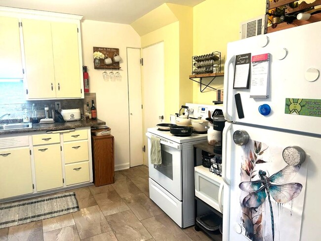 Photo - 532 Gilbert Ave Unit 532 Gilbert Avenue