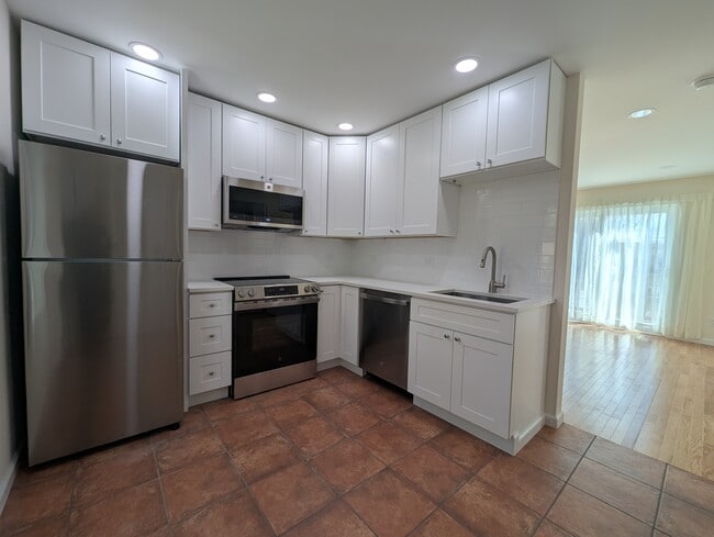 Building Photo - 55 Main St Unit 55B