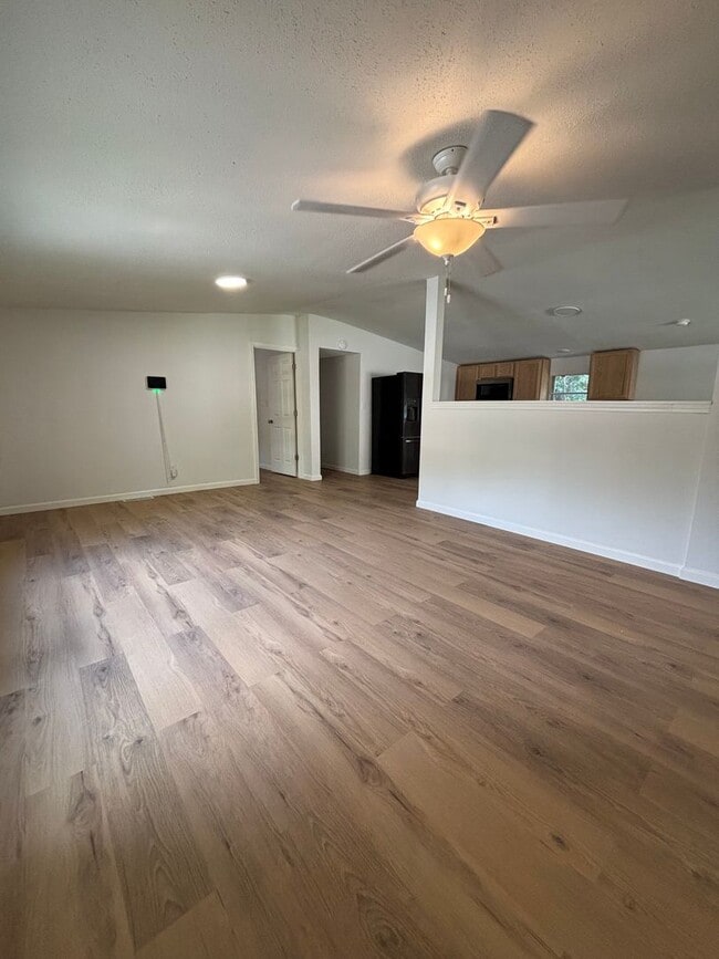 305 Cascade Dr