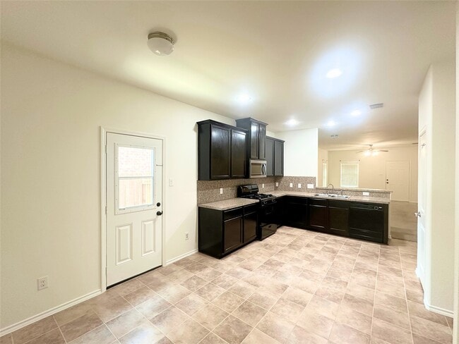 Photo - 8218 Nagy Hill St