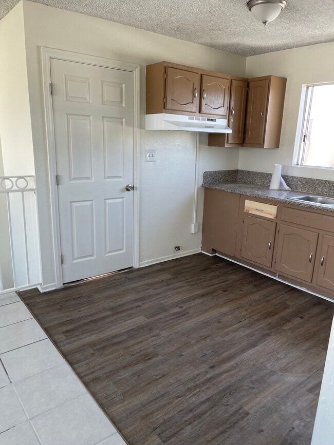 Photo - 3351 W 135th St Unidad 3351 B