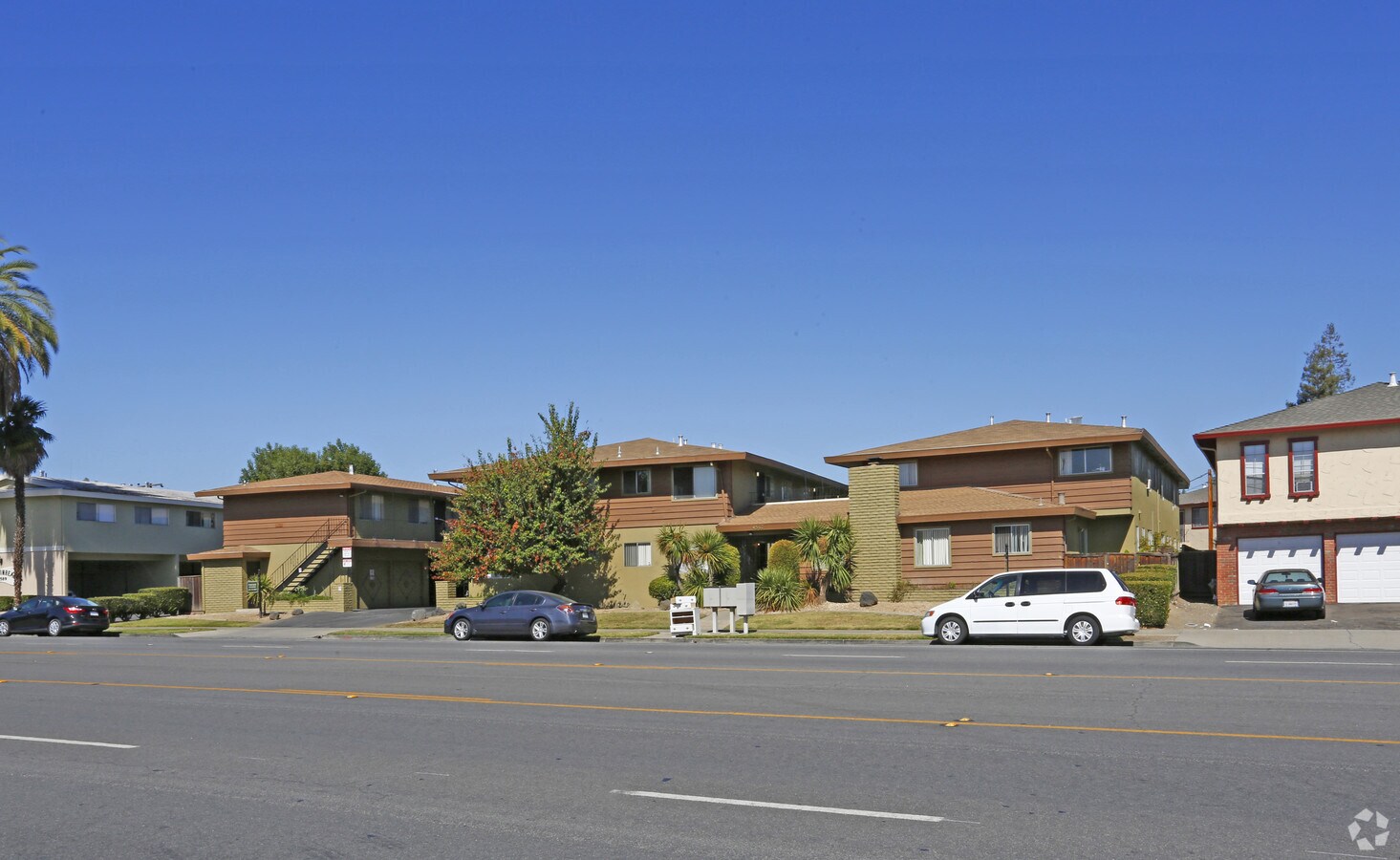 Parkview Apartments - Parkview Apartments