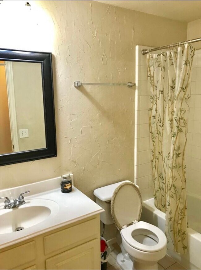 Photo - 4843 Kingsway Dr