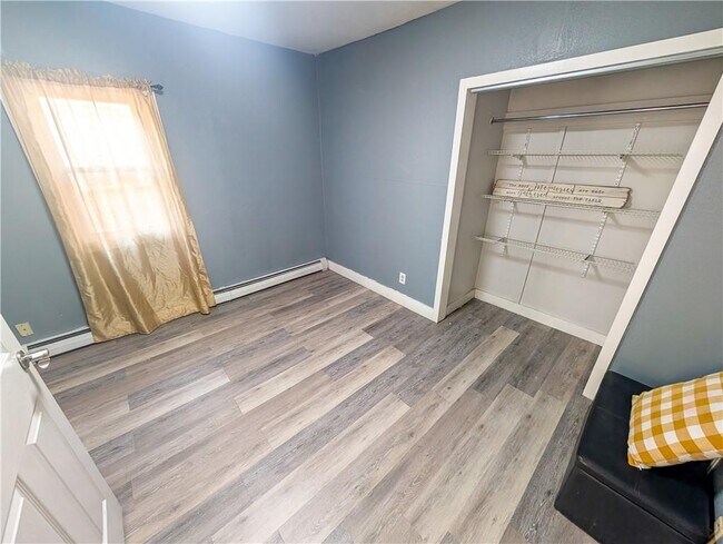 Photo - 136 Chatham St