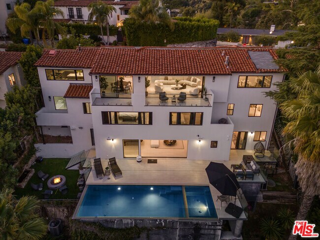 Photo - 2260 Maravilla Dr