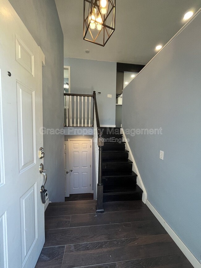 Photo - 3054 S Fraser St