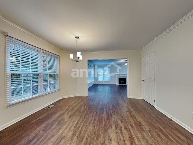 Photo - 614 Pebble Dr