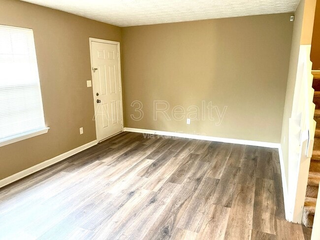 Photo - 145 Meadowbrook Ct Unidad B