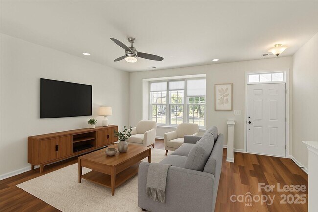 Photo - 3323 Major Samuals Way