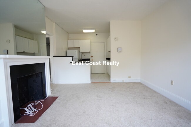 Building Photo - 1223 Beacon St Rental