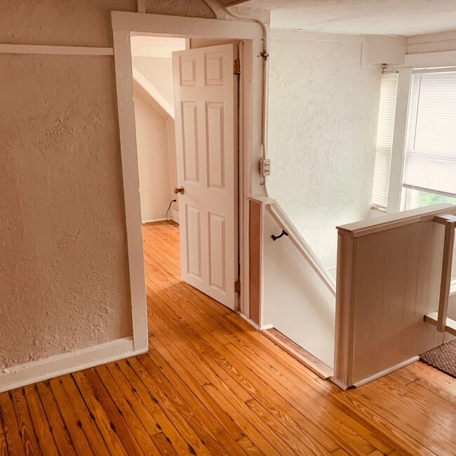 Photo - 2900 Enoch Ave Unit 1