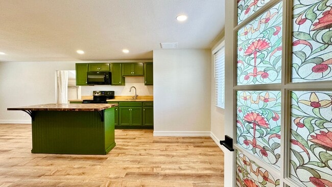Photo - Beautiful Updated Studio Layout Guest Home Unit located on Private Country Property in Fallbrook!