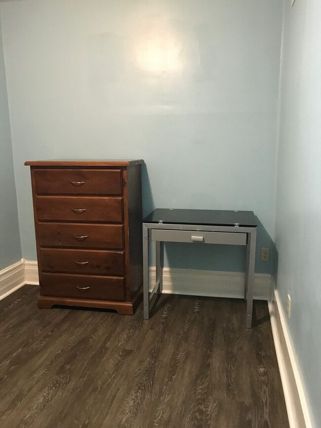 Photo - 6 Bedroom 2 Bathroom Home Available NOW fo...