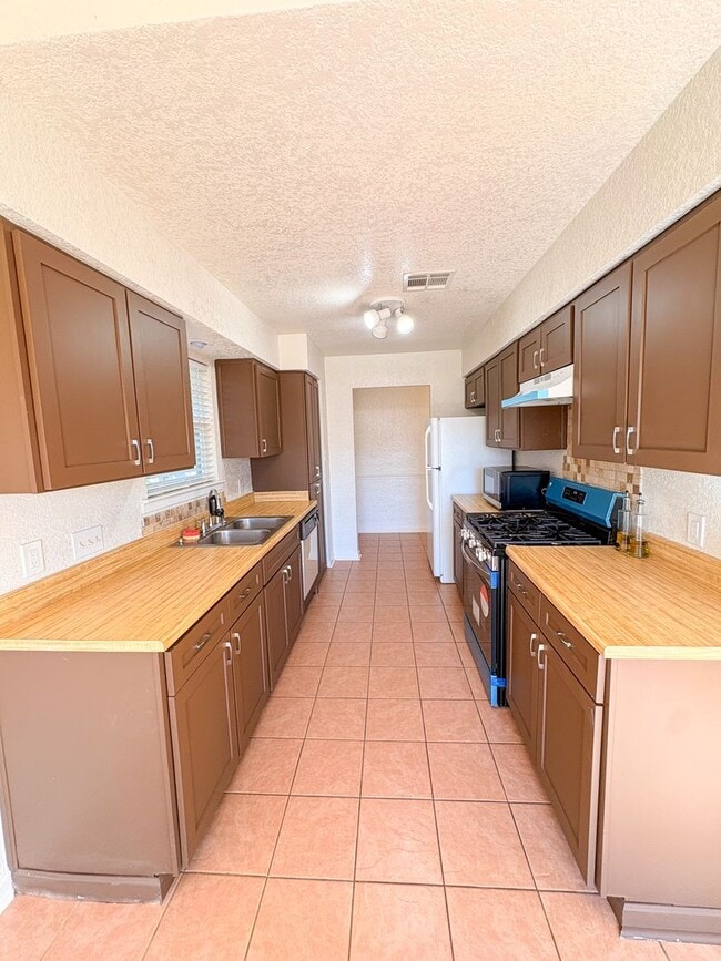 Photo - 1312 Westway Dr