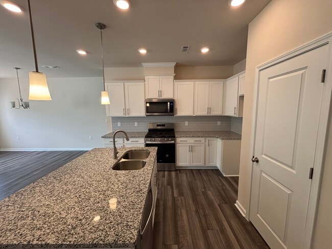 Photo - 837 Falls Grove Trl