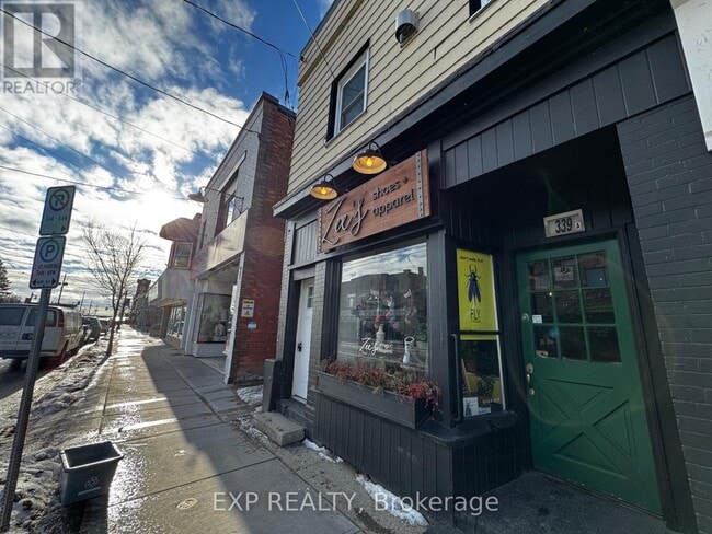 Photo - 337 Main St W