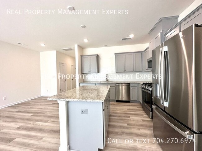 Photo - 2789 Yeager Dr NW