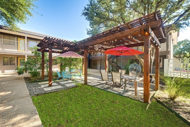 Photo - West 7th Apartments