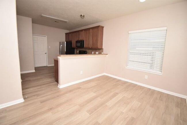 Photo - 611 Chase More Ct