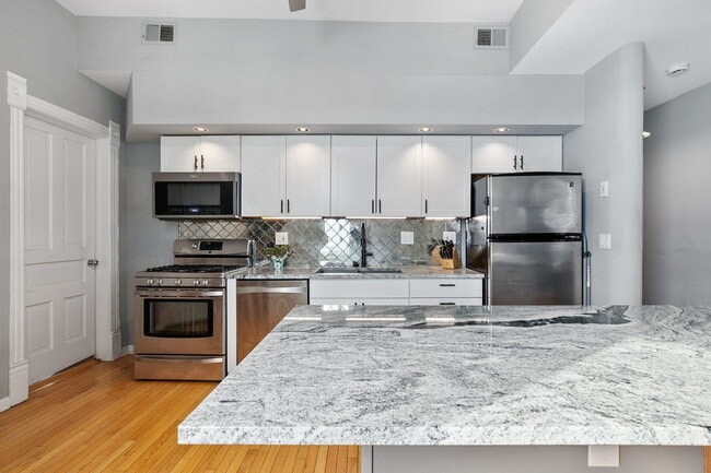 Photo - 2200 N Clybourn Ave