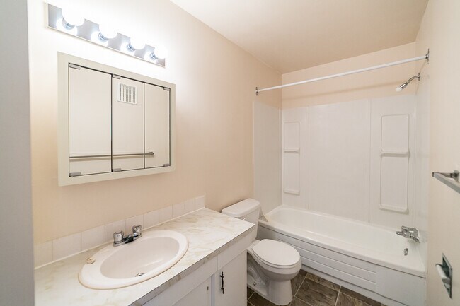 Photo - Sandstone Pointe