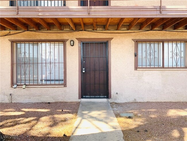 Building Photo - 595 S Royal Crest Cir Unit 16