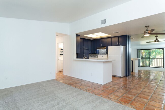 Photo - AVAIALBLE NOW! 3 BED / 2 BATH Condo in Cat...