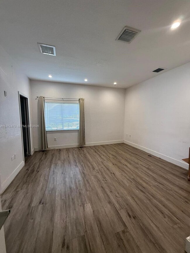 Photo - 718 SE 12th Ter