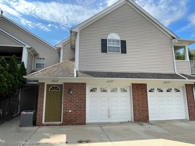 Building Photo - Shelby Twp 2-Bedroom,2-Bath, attached garage with balcony. Updated Kitchen!