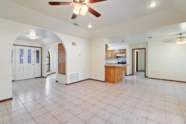 Photo - 104 Virgie St