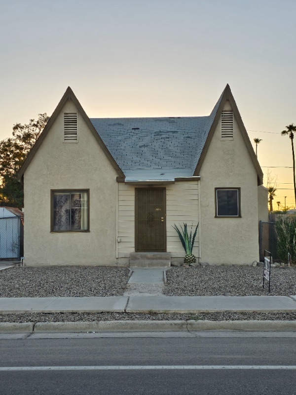 Building Photo - 1160 S 5th Ave Rental